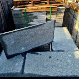 Đá xanh rêu băm 300*600*20mm